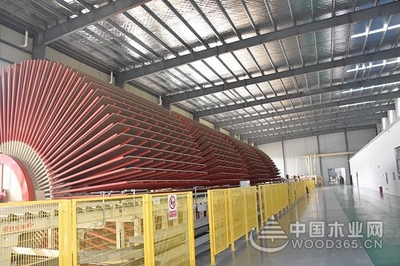 方太柏櫥采購部長趙劍鋒等一行到訪科林木業(yè)工廠參觀